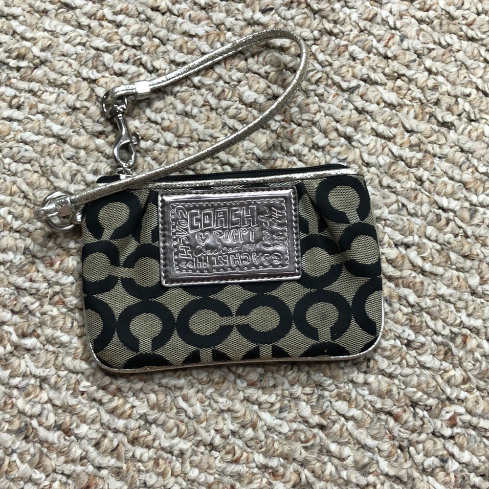 Coach poppy clutch
